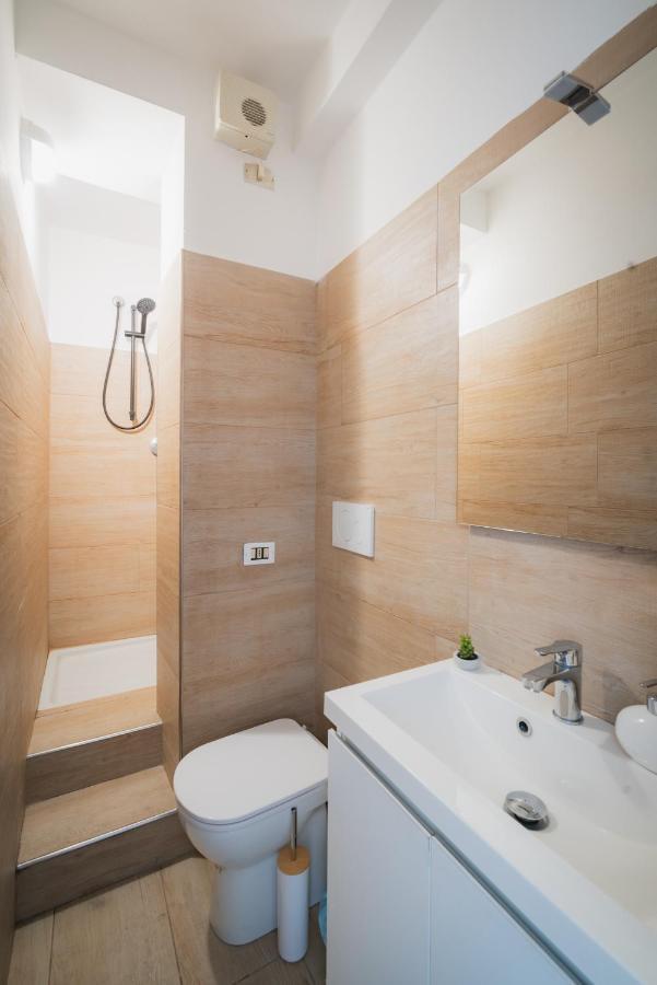 Suite "Castello" Del Garda - Apt Per Coppie Garda 代森扎诺-德尔加达 外观 照片