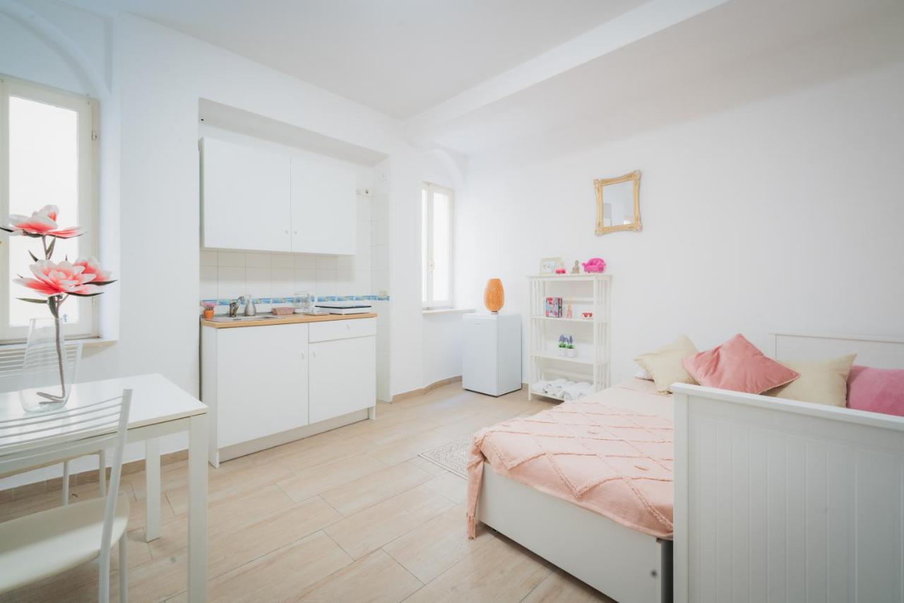 Suite "Castello" Del Garda - Apt Per Coppie Garda 代森扎诺-德尔加达 外观 照片