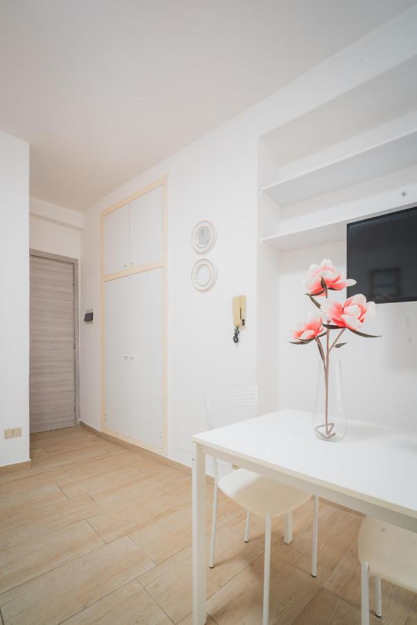 Suite "Castello" Del Garda - Apt Per Coppie Garda 代森扎诺-德尔加达 外观 照片